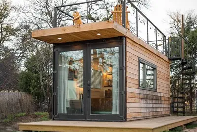 Image de Deer Creek Tiny Container Home-12 Min to Magnolia