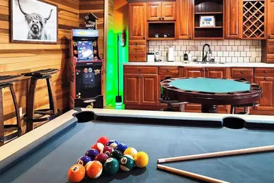 Image de Best View in Hocking Hills~Hot Tub~Games~Fire Pit