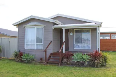 Image de Silver Seas - Plenty of space for family fun! Backyard Cricket Delight! !