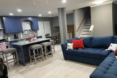 Image de Recently Renovated Spacious Home Minute from Atlanta