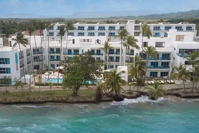Image de 2bd 2bth apartment with sea views in beachfront resort with pool, near all