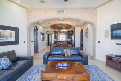 Image de Esmeralda Beach Resort 3 Bedrooms Condo A 302