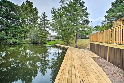 Image de 2-Tier Deck & Boat Parking: Lake Hamilton Home