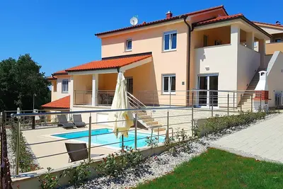 Image de Vacation home for 10 guests with 200m² in Banjole (159520)