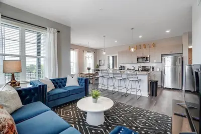 Image de Modern 2br near Osu | Parking | Elevator | Secure