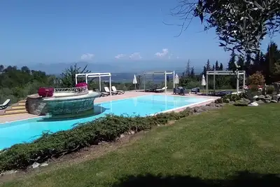 Image de 2 Bedrooms Apartment elegant with pool/sauna @Villa Meletro Tuscany – Italy