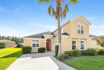 Image de Beautiful Villa on a large corner lot with private south facing pool & spa