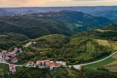 Image de Luxury Villa - Panoramic Views and Infinity Saltwater Pool