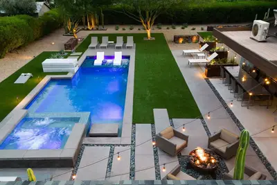 New! Saltwater Pool, Spa, Firepit, Surround sound!