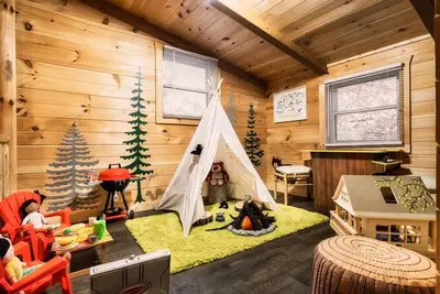 Image de Cozy cabin | Hot Tub | Game Room | Great Views | 3br