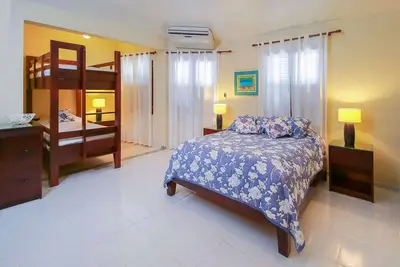 Image de Spend the winter in a luxury beachfront condo with sea views, near everything!