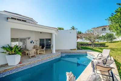 Image de 12bd villa complex in beachfront residence, guest-friendly, cable Tv/WiFi/pools
