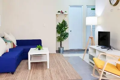 Image de Modern & Homey Condo-Close to Centre+Fee parking