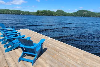 Image de Beautiful & stylish waterfront cottage on the best bay of Lake of Bays