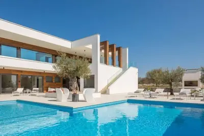 Image de Old Olive Viii by Interhome