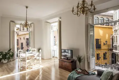 Image de Appartement lumineux avec vue sur la Cathédrale