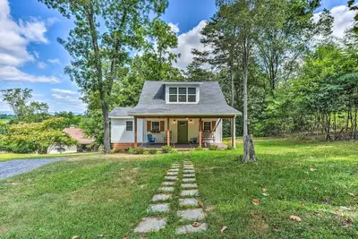 Image de Peaceful Virginia Cabin - Fish, Tube, Boat, Etc!