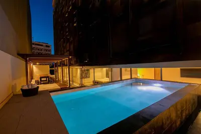 Image de 7 Bedroom Luxury Full Floor Apartment with Private Pool