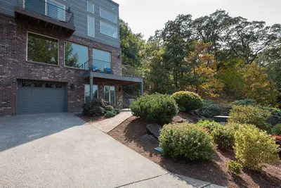 Image de Great spot for a group gathering, 4 bed/3 bath, sleeps 8, hot tub