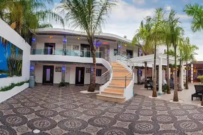 Image de Luxury private villa for bachelor parties/weddings/birthdays, near beaches&bars