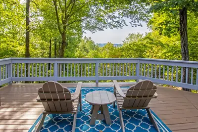 Image de Game Room, Sauna, Bonus Apartment Near Wintergreen Resort!