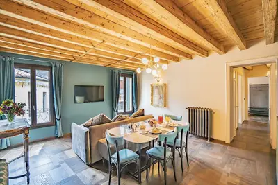 Corte Rubbi 9 Canal View