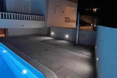 Image de New luxury apartment in villa with a pool