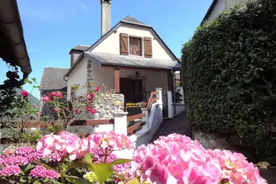 Image de Roumendares - Escot - Gîte