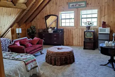 Image de The Bandera Suite | San Antonio & Medina Lake Luxury Log Cabin