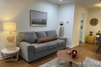 Image de “City w Soul. . ”  |  Clean 3 Br! 5min to Stadium!