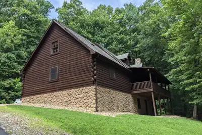 Image de Lovie's Hillside Lodge nestled into 5 wooded acres