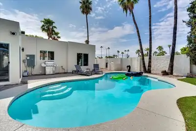 🌵The Saguaro Sanctuary! Relaxing Retreat with Heated Pool! 🌵With Casita!