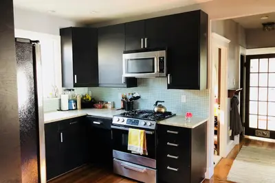 Image de Modern Open Concept 2 bedroom Near Tufts & Davis Square