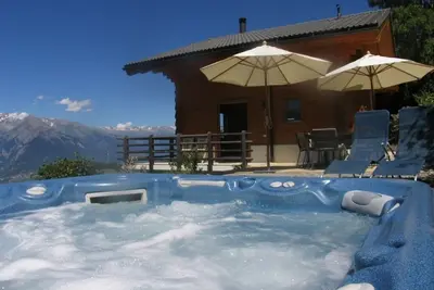 Chalet Etoile, superbe vue, jacuzzi, à 15 min. à pied du village du Haute-Nendaz