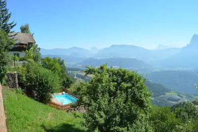 Image de Chalet with pool and garden overlooking the Dolomites