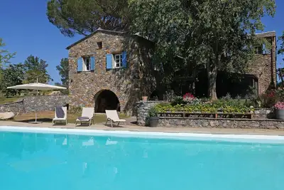 Image de Large traditional Corsican property including a sheepfold with its feet in the fresh water. . .