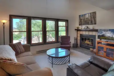Image de Skyview Town Retreat (#21) | Near Town, Flc, Trails & Golf - Pool & Hot Tub