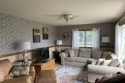 Image de Peaceful Getaway nestled in the woods in Northern Pa.