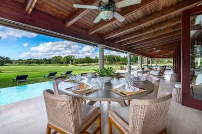 Image de <br>Beautiful 4 bedroom, 4 1/2 bathrooms villa with great views!