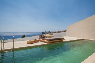 Altera Cave-Ourania beach villa, pool (adults only)