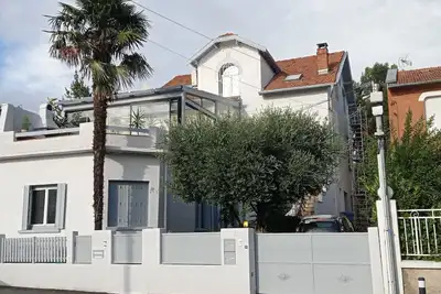 Image de Grand apppartement indépendant. 10 minutes du centre de Toul. Jardin et psicine