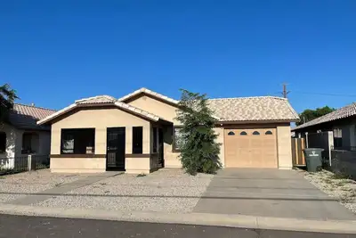 Image de Sunny & Cozy Desert Oasis ~ Central Location ~ Pkg