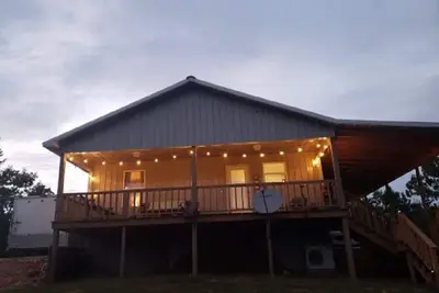 Image de Sweet Little Bee Hive in the Ozarks!