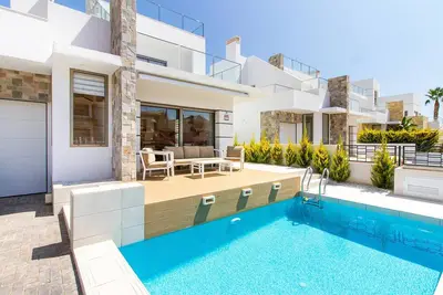 Image de Superbe maison de 4 chambres à Los.