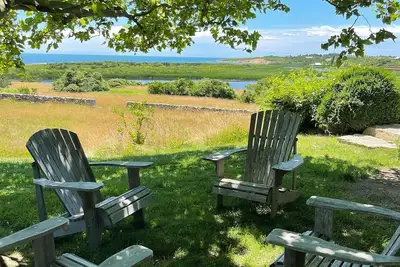 Image de Amazing Water Views in Chilmark, 4-Br, Waterfront, Key to Zak’s Beach