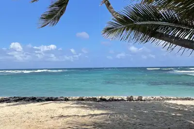 Image de Changes in L'Attitude: Casual luxury, right on the beach at Pelican Cove!