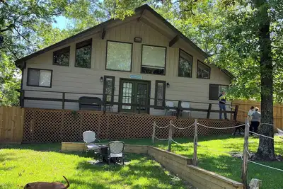 Image de Hideaway_3 Br w/ Private Pool on wooded lot