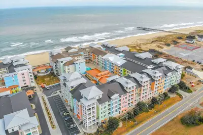 Image de Lovely Poolside Condo in an Oceanfront Building!