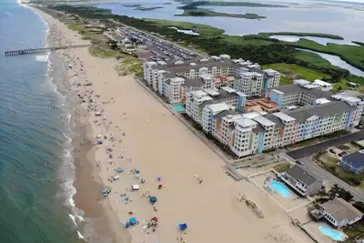 Image de Beautiful Poolside Condo in an Oceanfront Building!