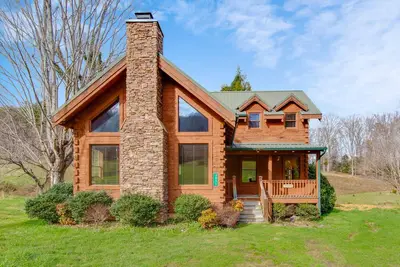 Image de Spring View | Creek View, Deck Dining, Hot Tub +  Pool Table